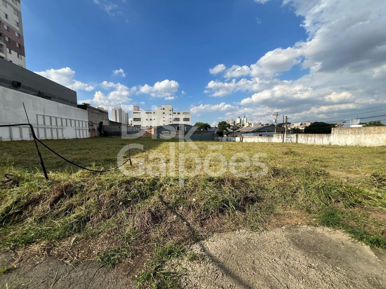 Terrenos e Áreas a venda – Taboão
