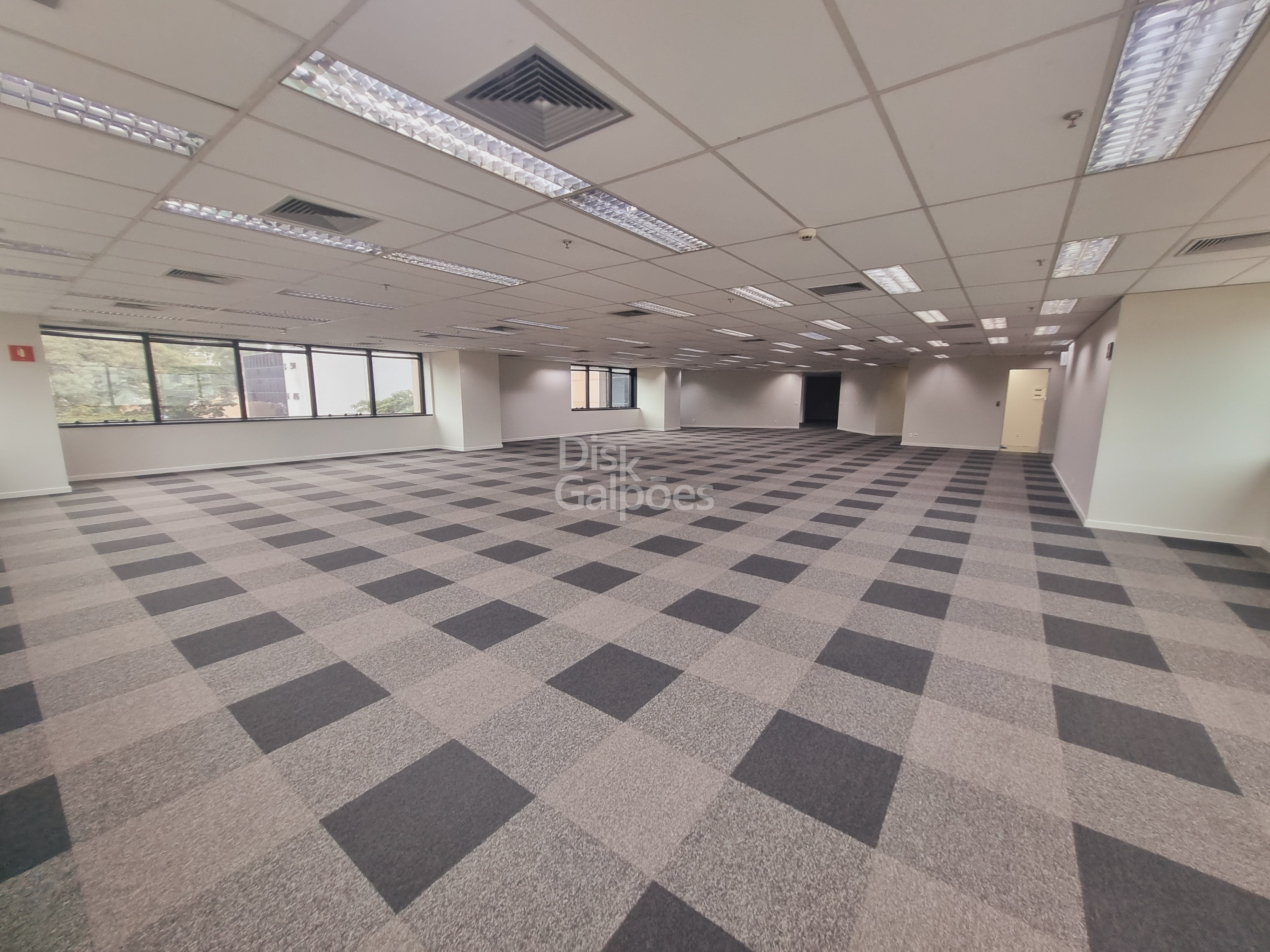 Conjunto Comercial com 775m² para Aluguel e Venda – São Paulo