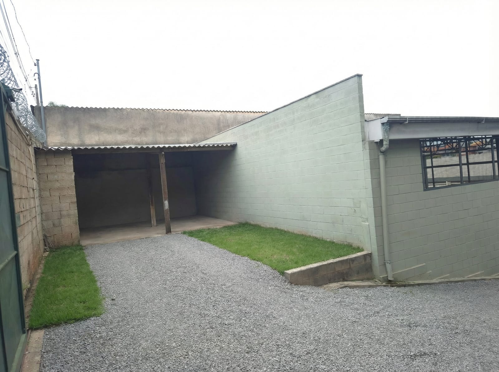 Galpão Industrial com 1000m² para Aluguel – Cajamar