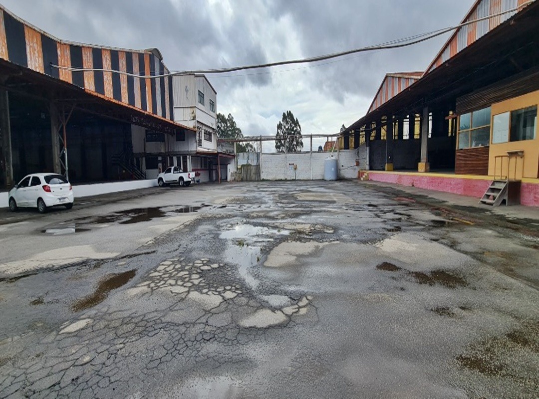Galpão Comercial com 9287.4m² para Aluguel e Venda – Santo André