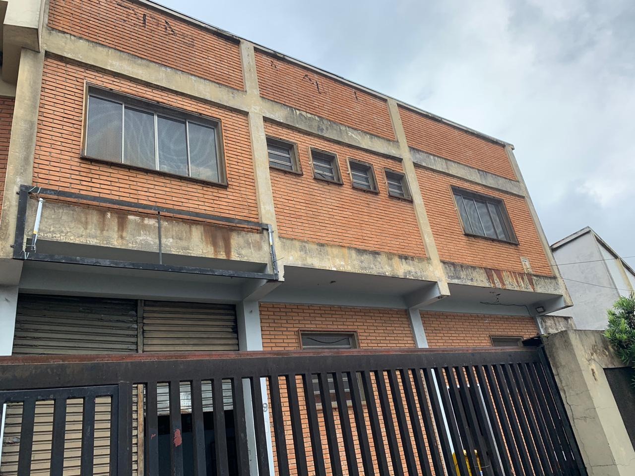 Galpão Industrial com 369.6m² para Aluguel e Venda – Diadema