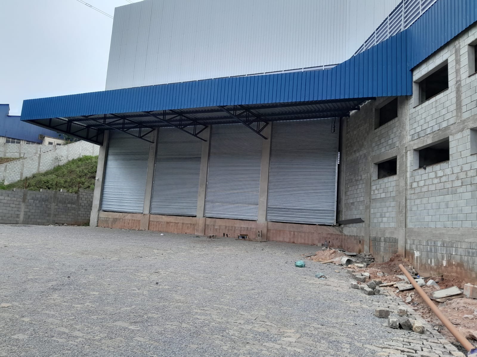 Galpão Industrial com 2100m² para Aluguel e Venda – Itapecerica da Serra