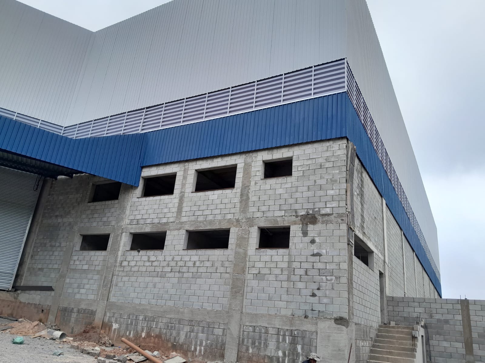 Galpão Industrial com 2100m² para Aluguel e Venda – Itapecerica da Serra