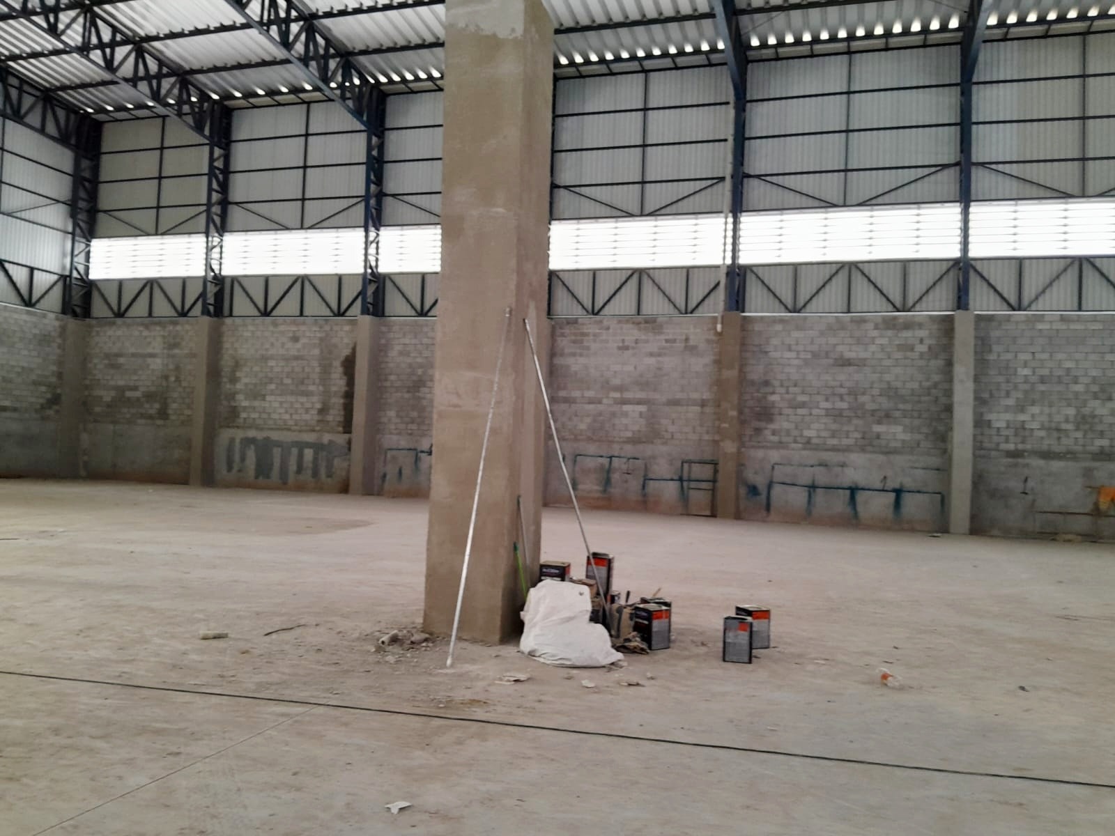 Galpão Industrial com 2100m² para Aluguel e Venda – Itapecerica da Serra