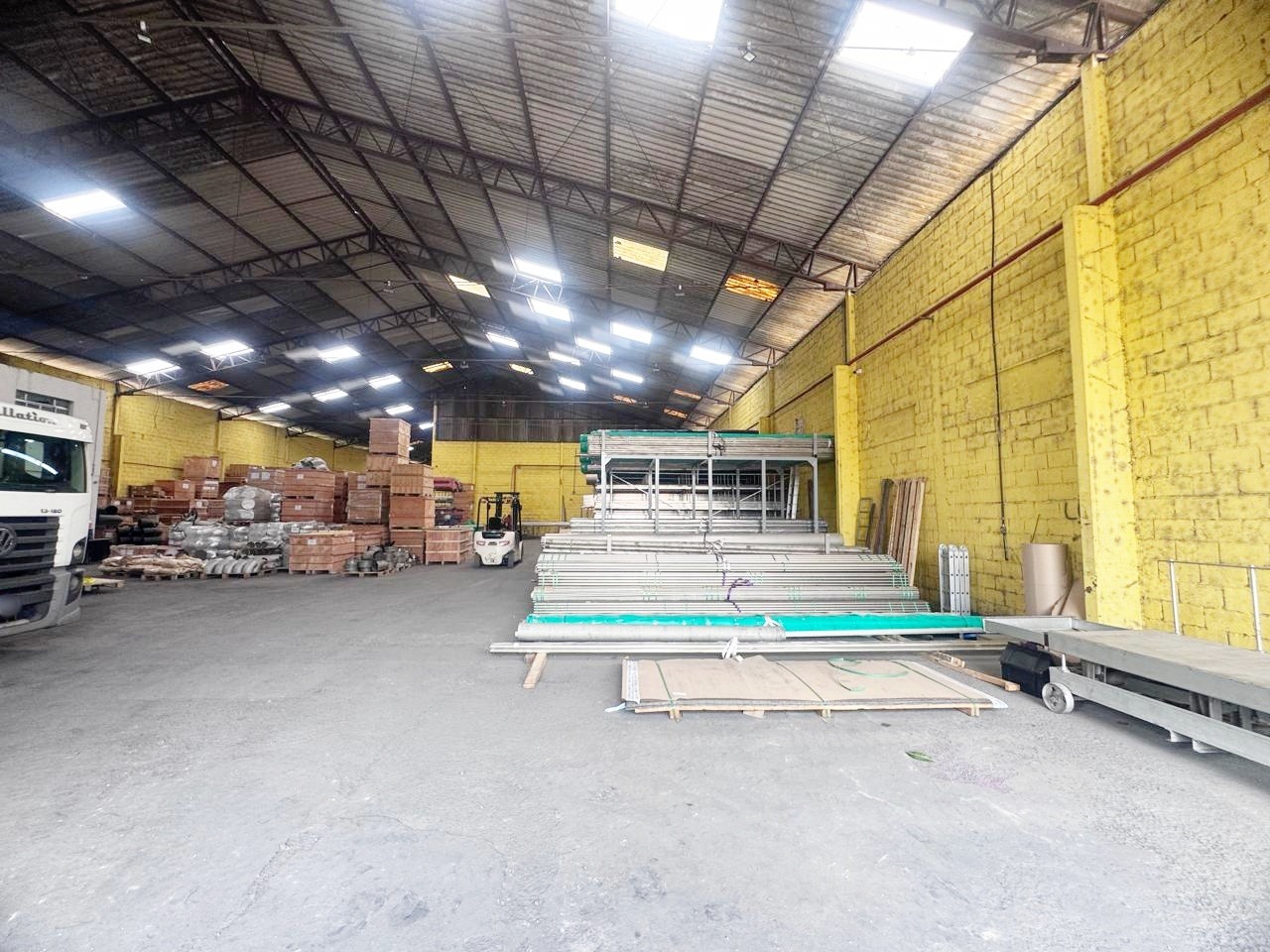 Galpão Industrial com 2380m² para Aluguel e Venda – São Paulo