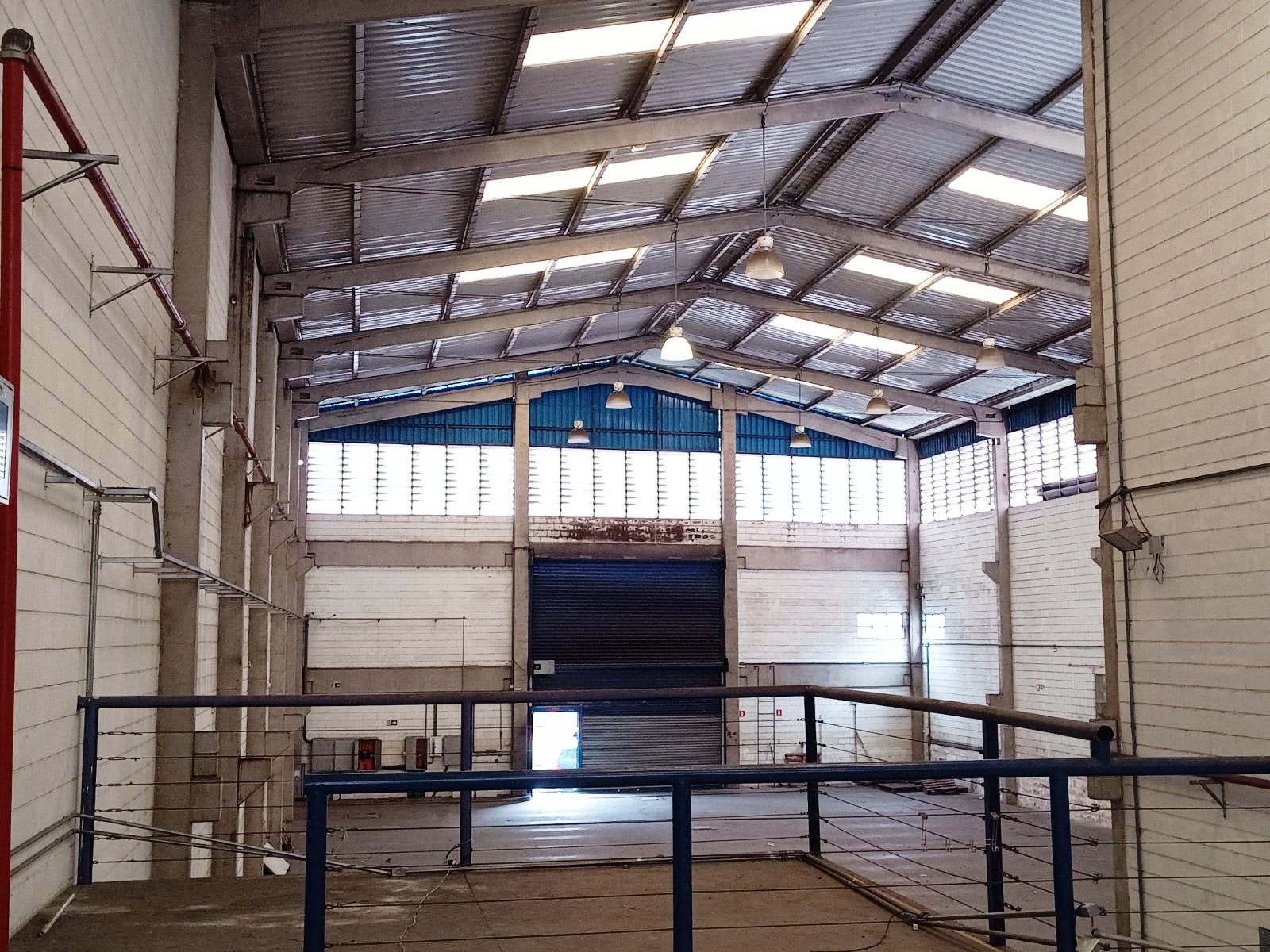 Galpão Comercial com 938.79m² para Aluguel e Venda – Diadema