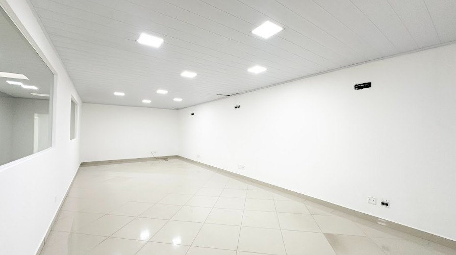 Galpão Comercial com 601.08m² para Venda – Santo André