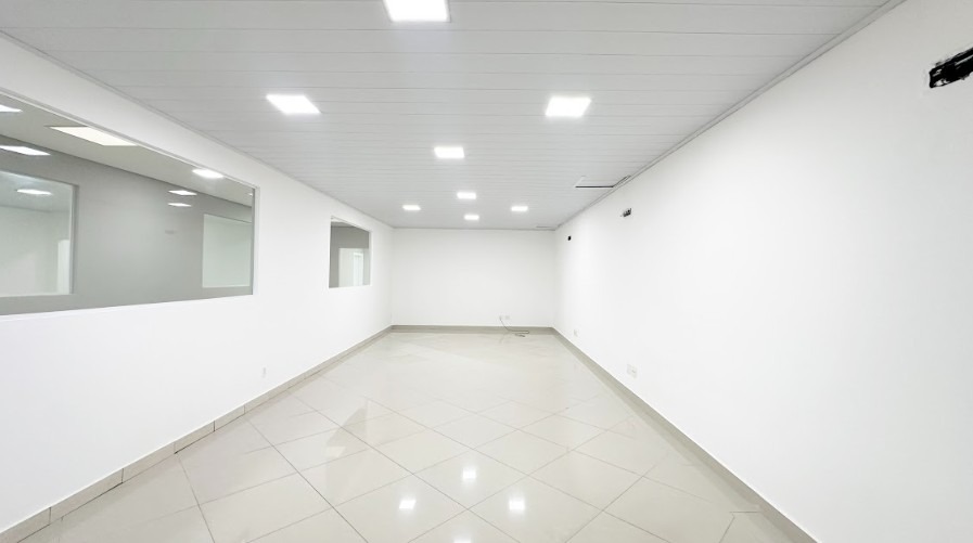 Galpão Comercial com 601.08m² para Venda – Santo André
