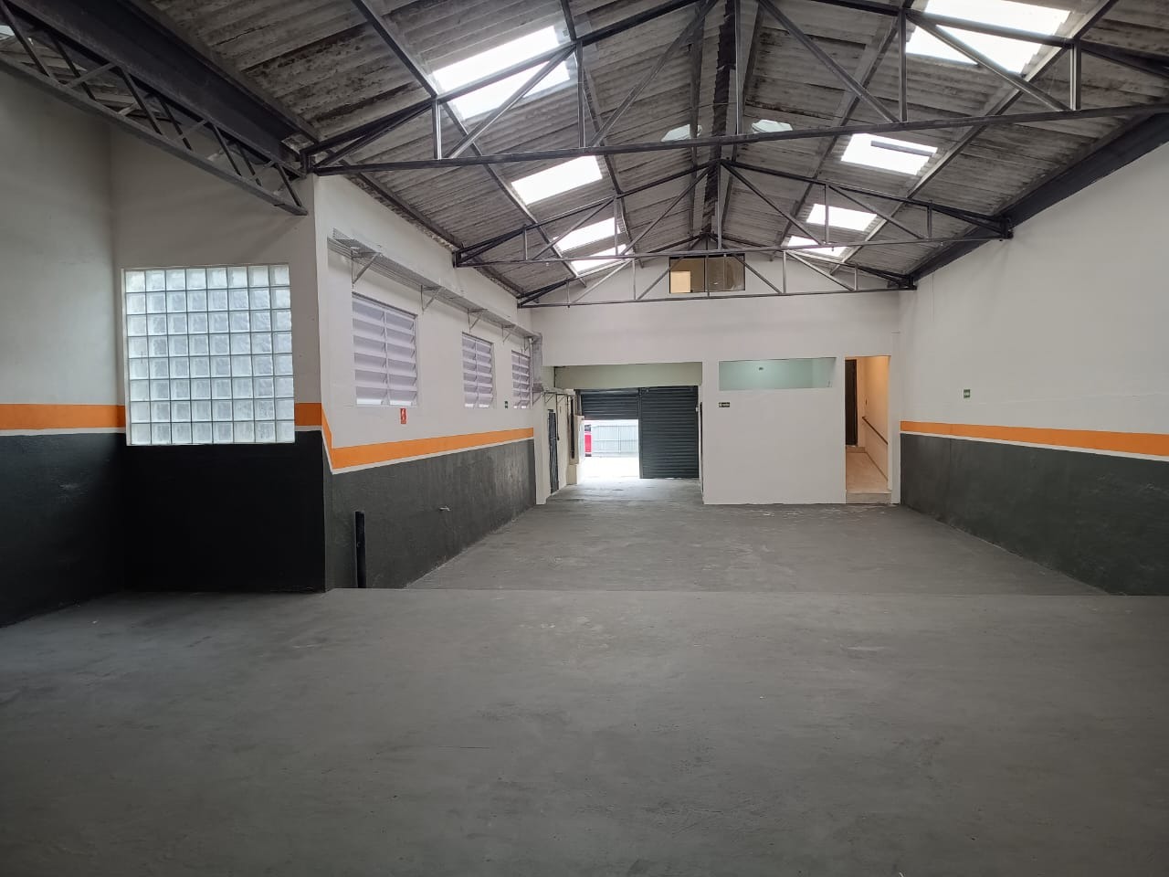 Galpão Industrial com 448.4m² para Aluguel – Diadema