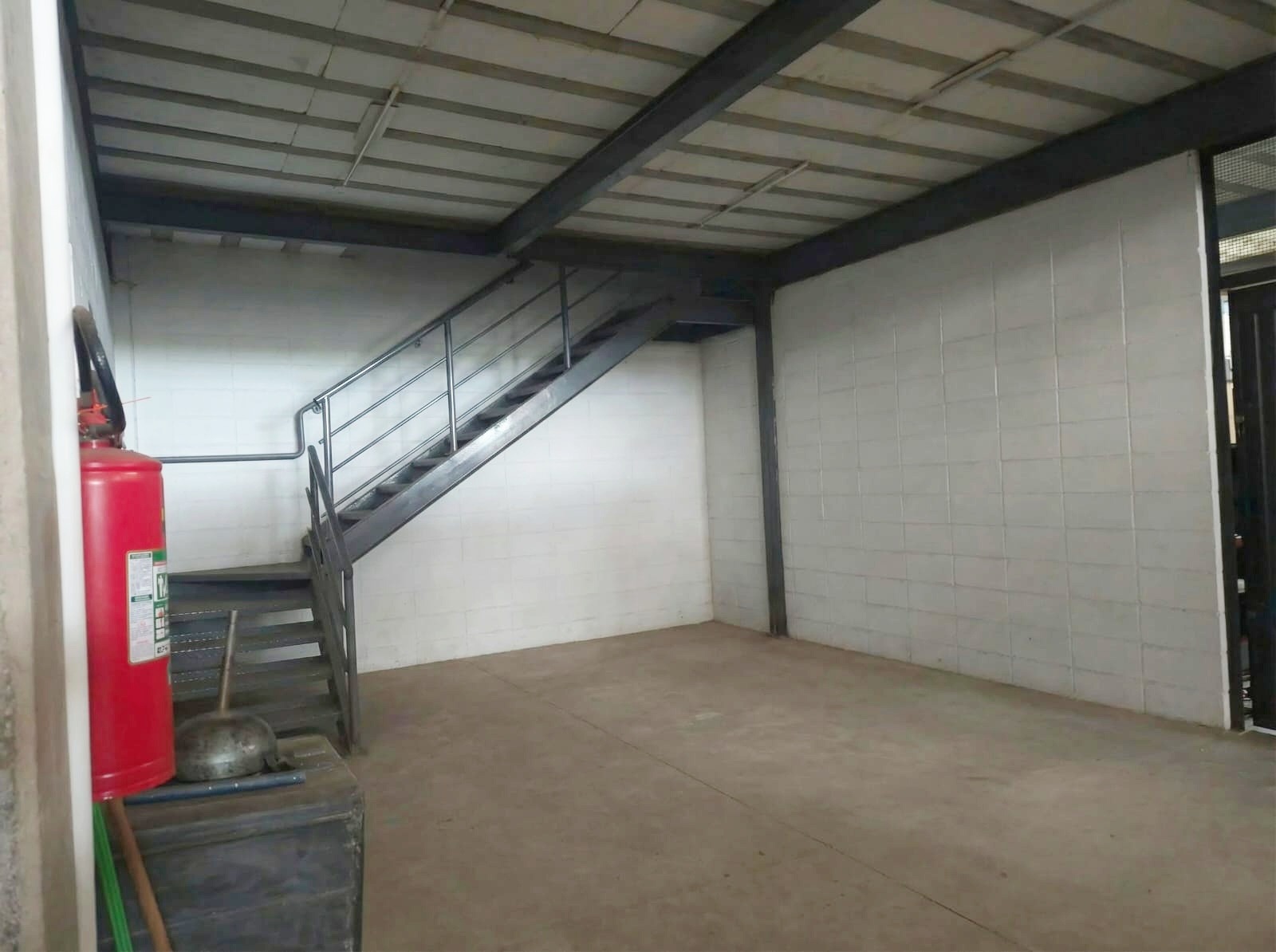 Galpão Industrial com 1000m² para Aluguel – Cajamar