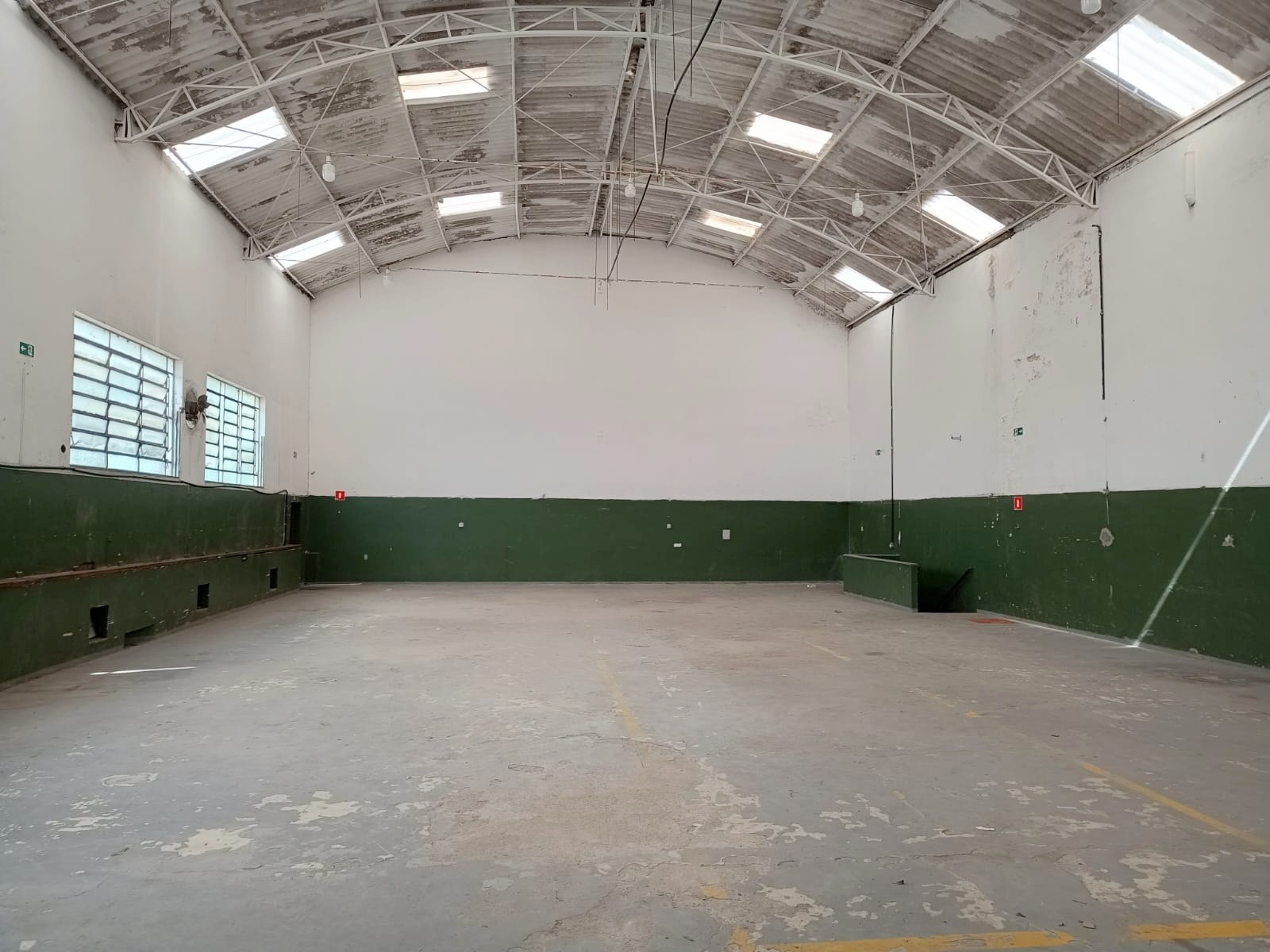 Galpão Industrial com 1049.09m² para Aluguel – São Bernardo do Campo