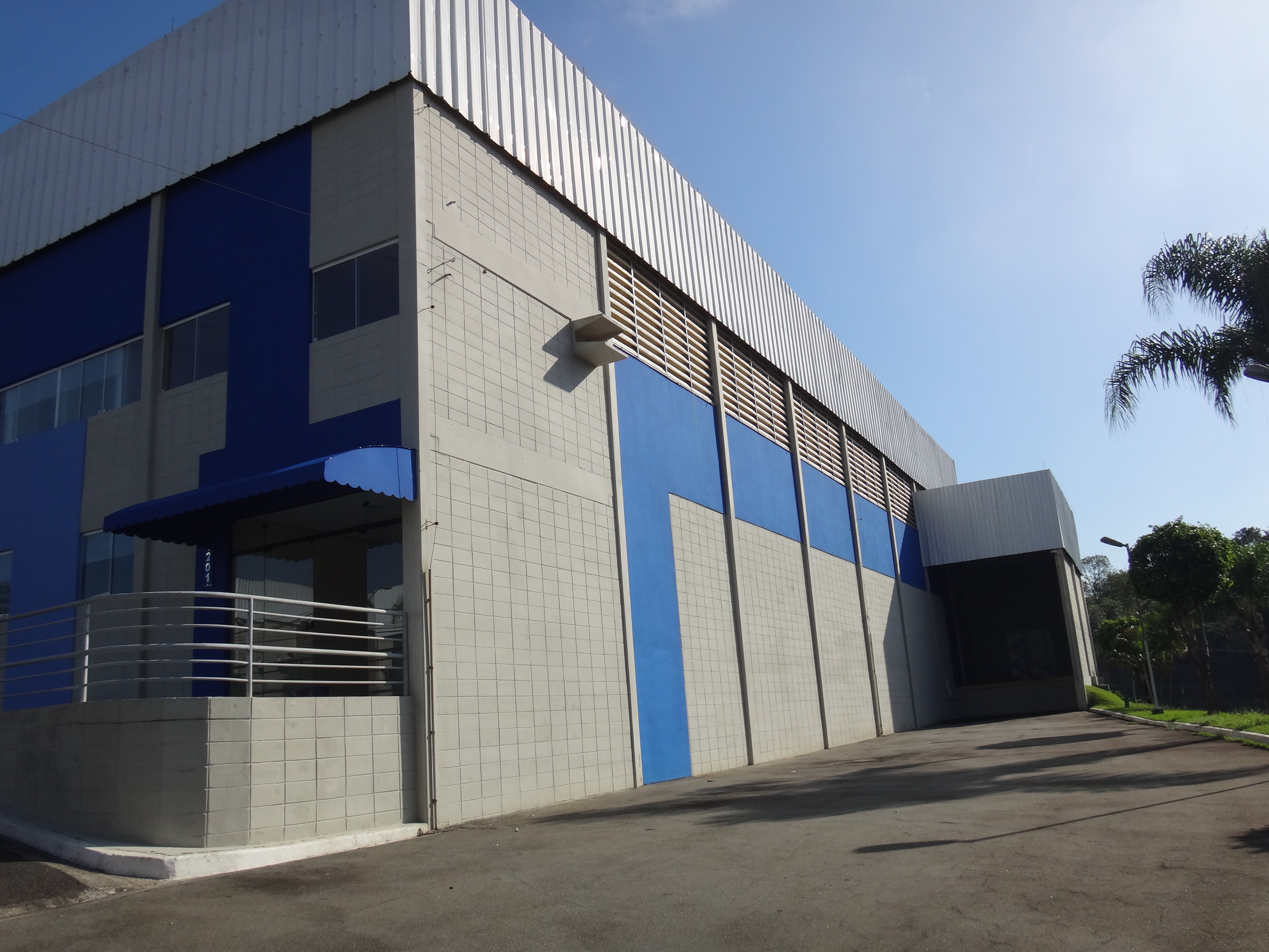 Galpão em Condomínio com 725m² para Aluguel – Santana de Parnaíba