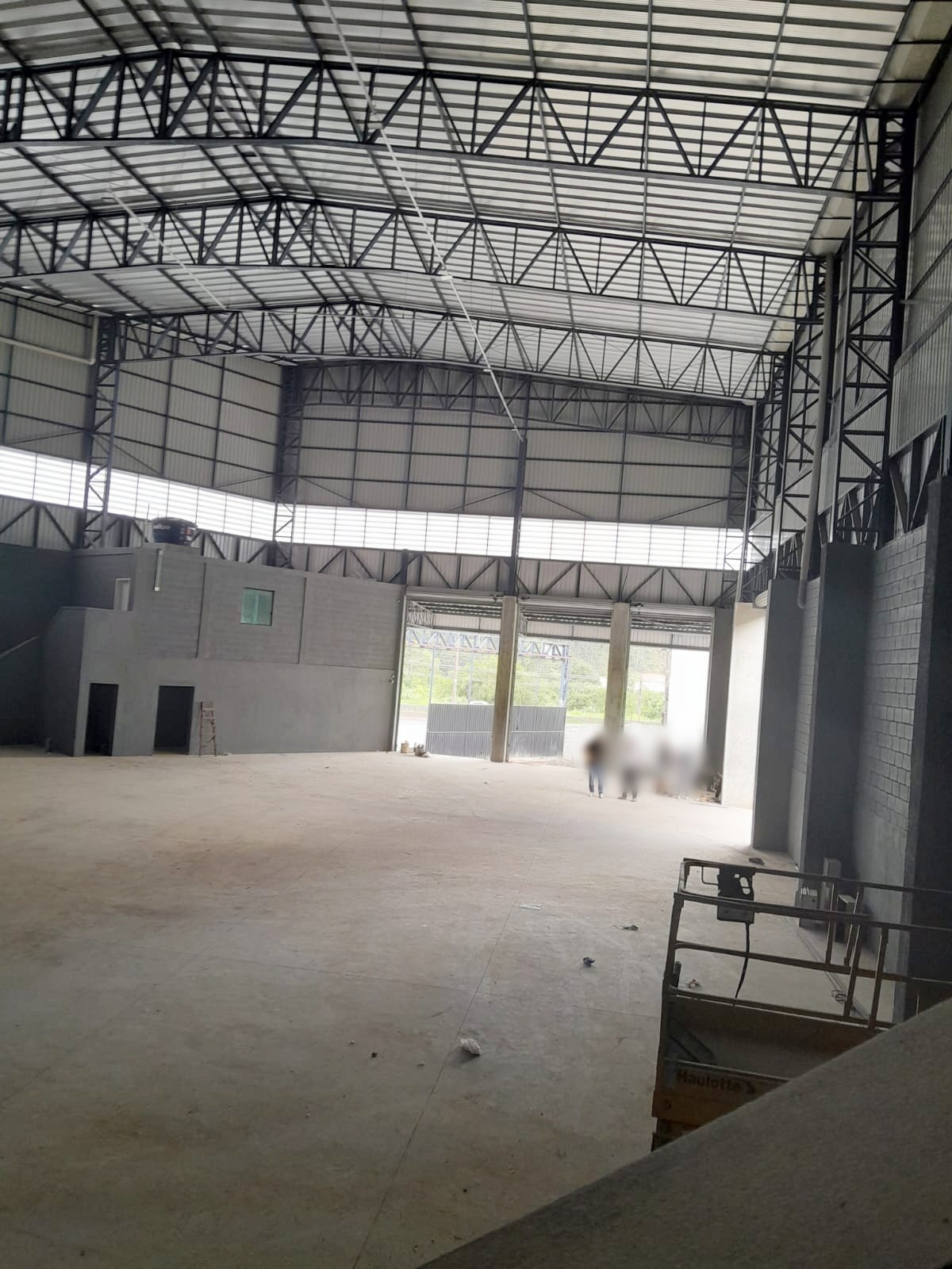Galpão Industrial com 820m² para Aluguel – Itapecerica da Serra