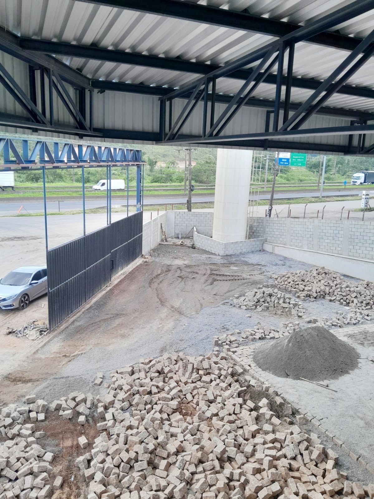 Galpão Industrial com 820m² para Aluguel – Itapecerica da Serra