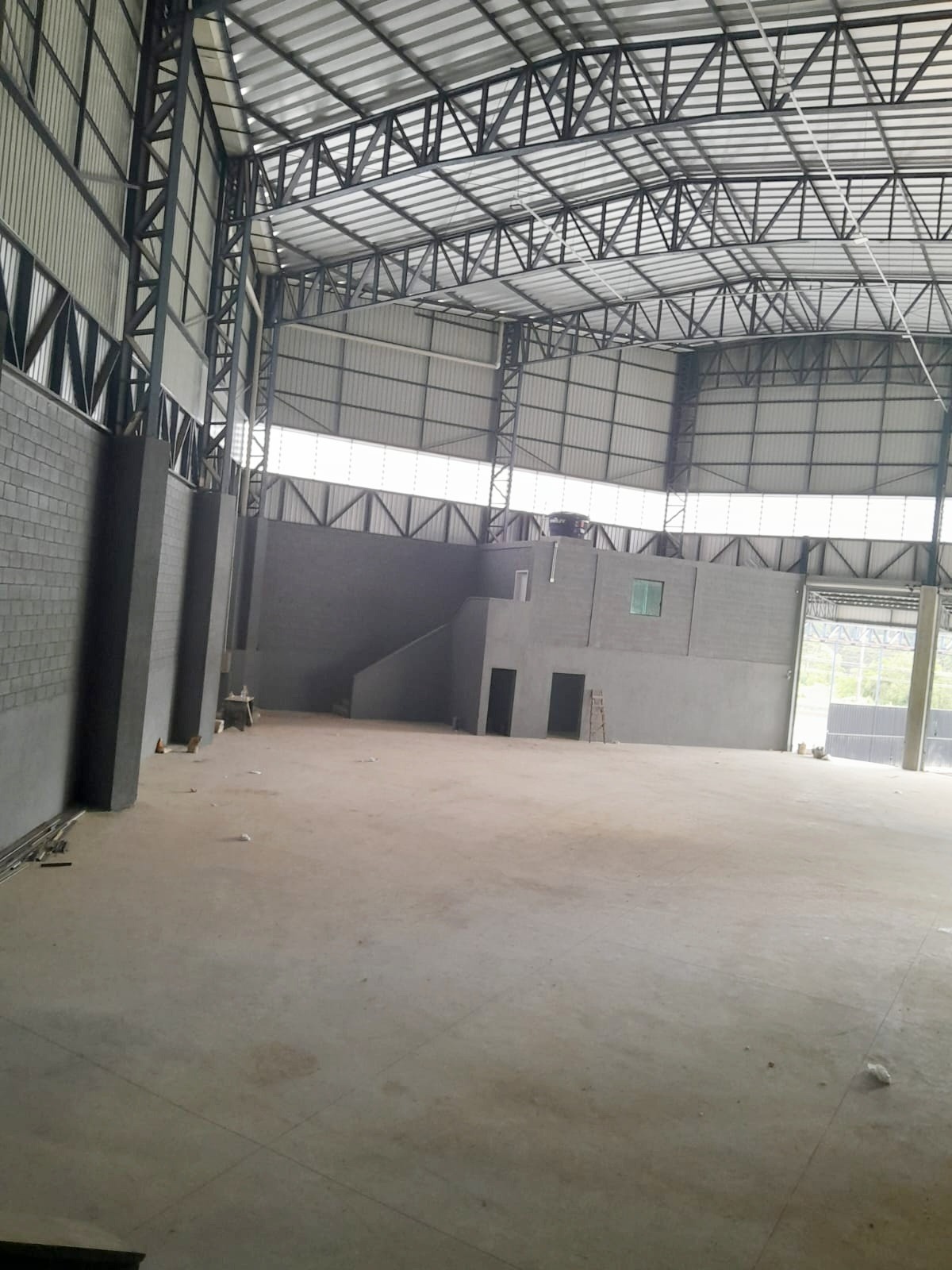 Galpão Industrial com 820m² para Aluguel – Itapecerica da Serra