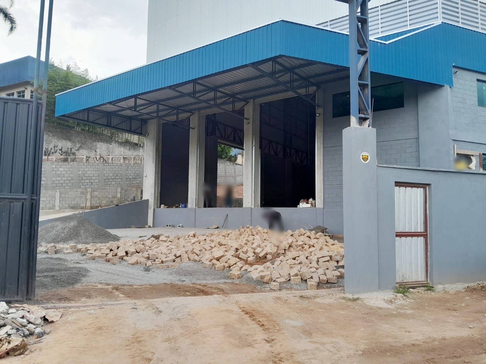 Galpão Industrial com 820m² para Aluguel – Itapecerica da Serra