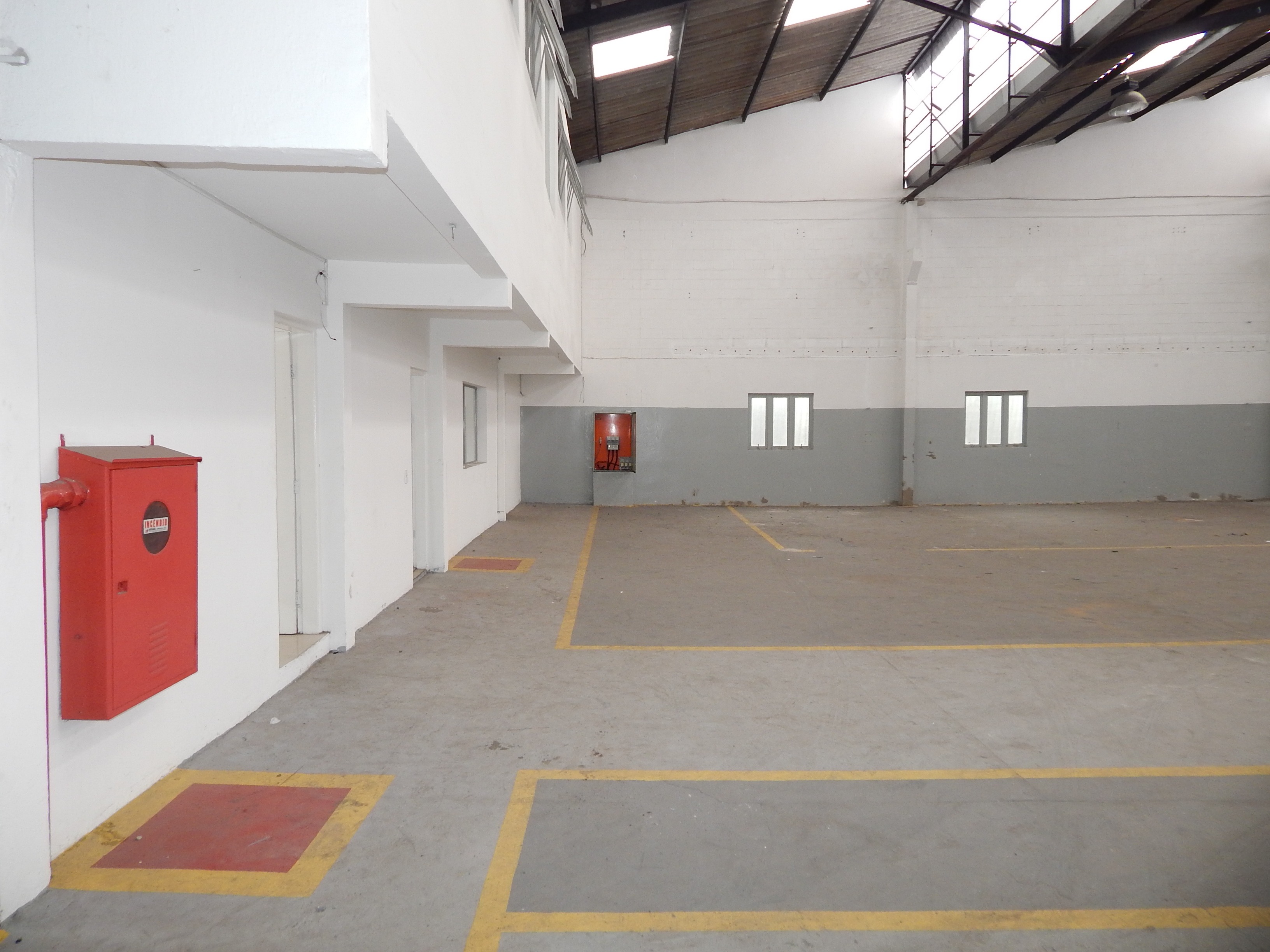 Galpão Industrial com 1382.54m² para Venda – Diadema