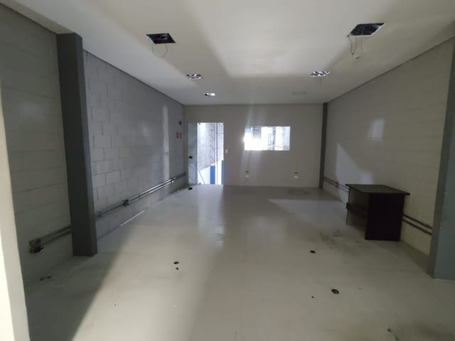Galpão Industrial com 390m² para Aluguel – São Bernardo do Campo
