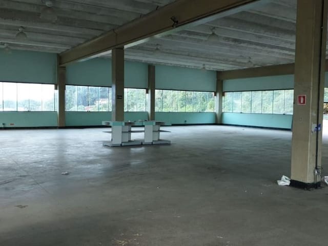 Galpão Comercial com 3550m² para Aluguel – Guarujá