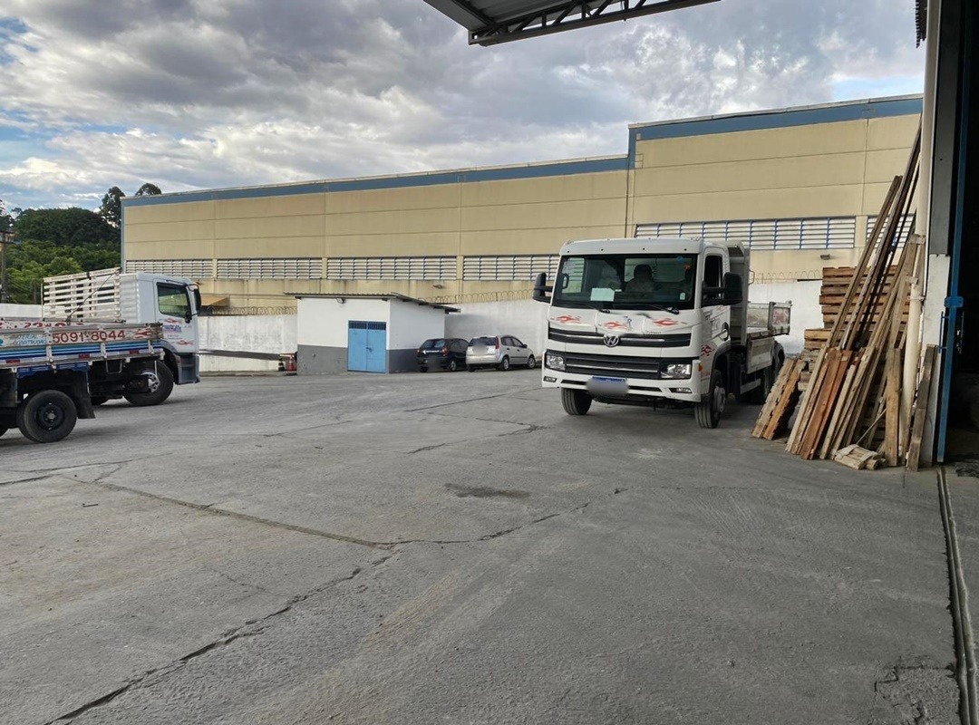 Galpão Industrial com 2300m² para Aluguel – Diadema