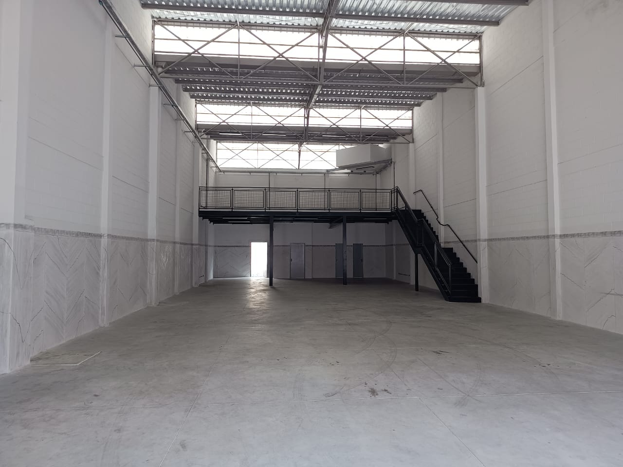 Galpão Industrial com 351.8m² para Aluguel – Diadema