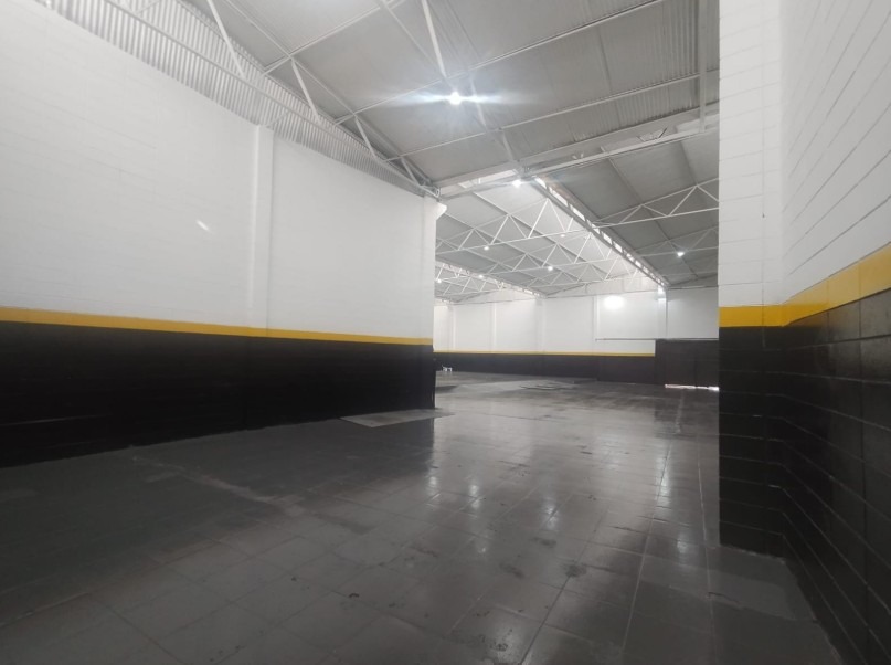 Galpão Comercial com 1078m² para Aluguel e Venda – Diadema