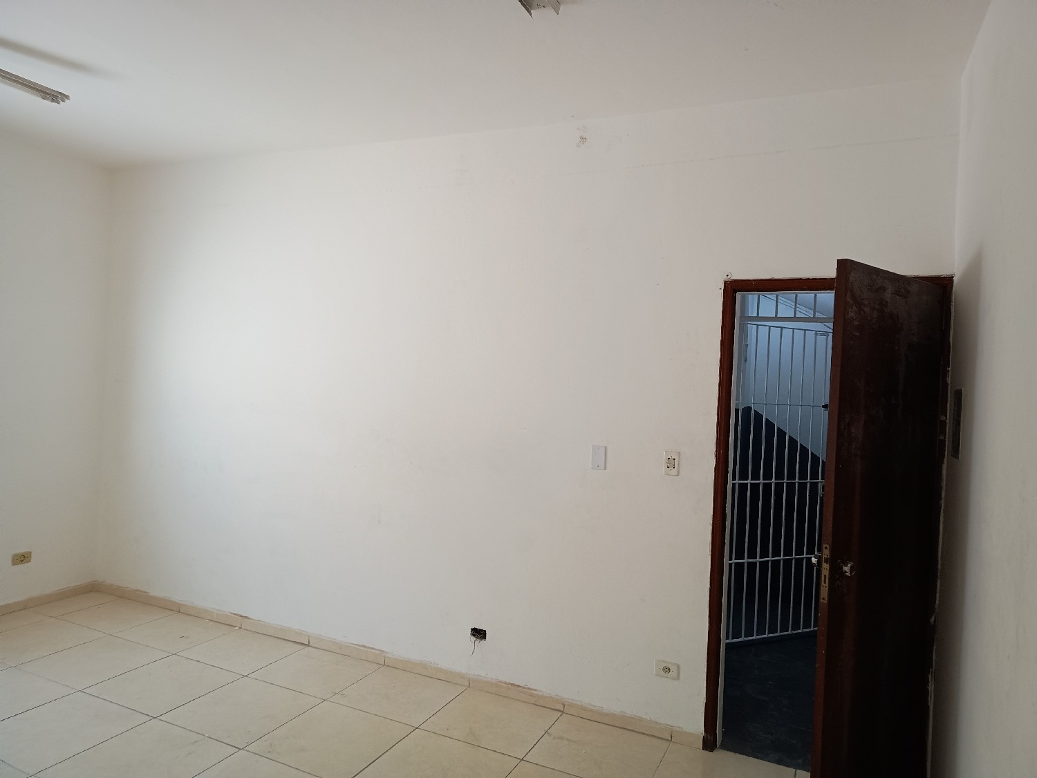 Sala Comercial com 29.46m² para Aluguel – Diadema