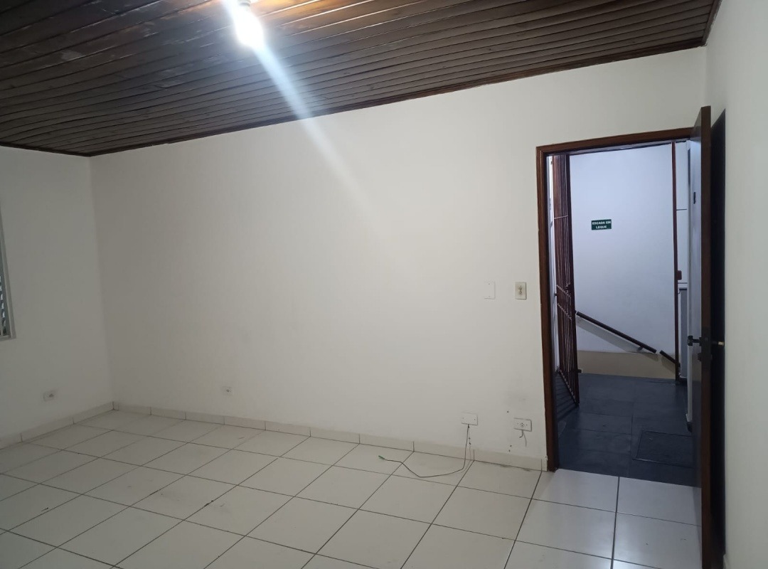 Sala Comercial com 29.38m² para Aluguel – Diadema