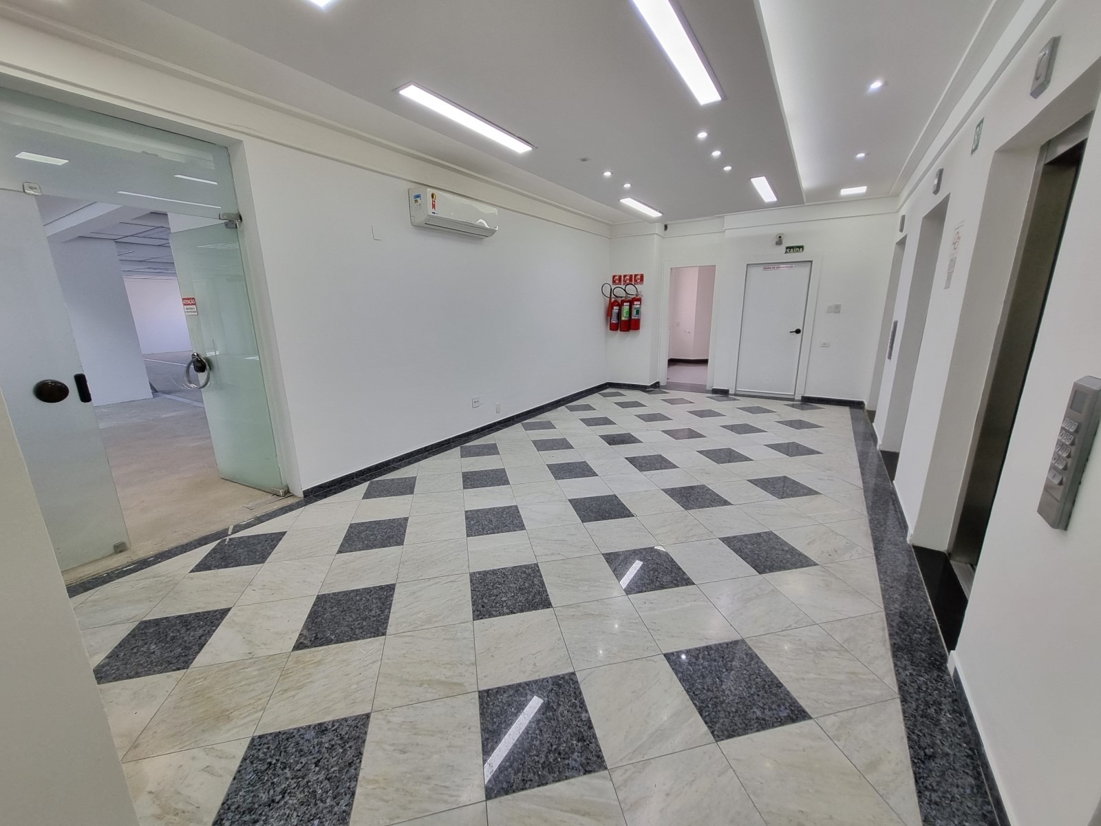 Conjunto Comercial com 562m² para Aluguel – São Paulo