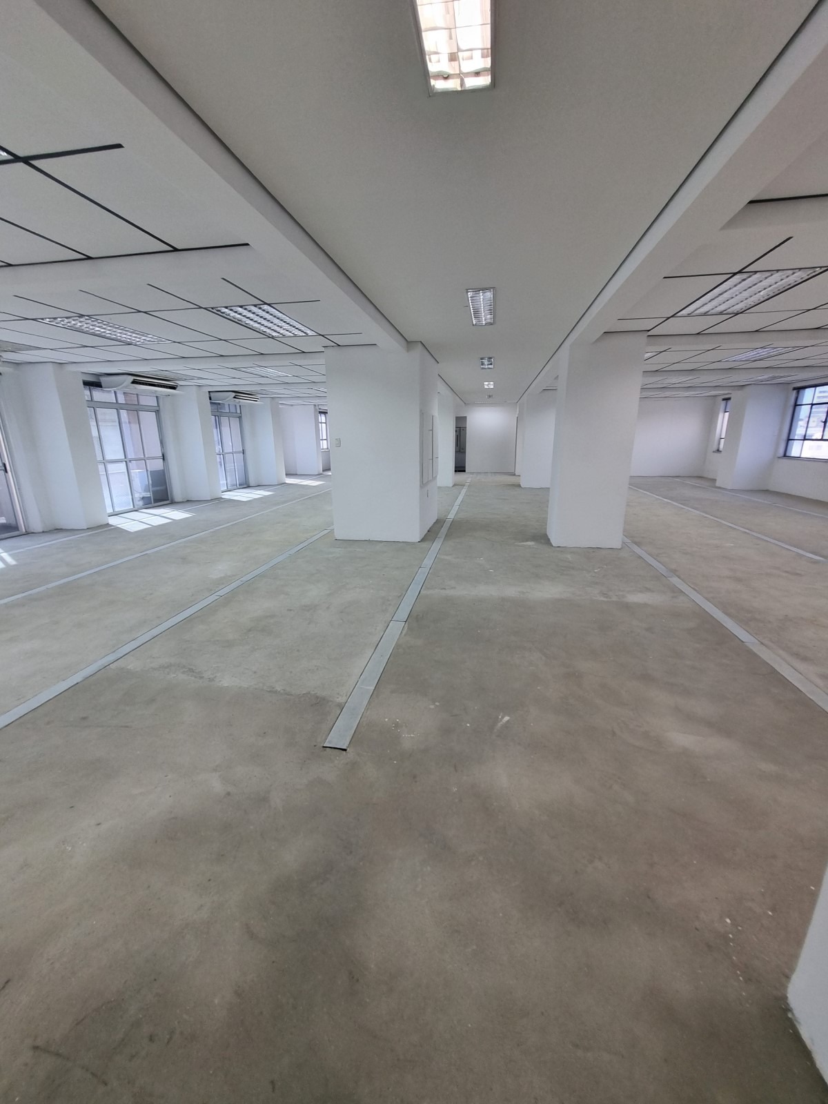 Conjunto Comercial com 562m² para Aluguel – São Paulo