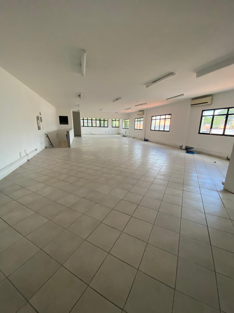 Galpão Comercial com 750m² para Venda – São Paulo