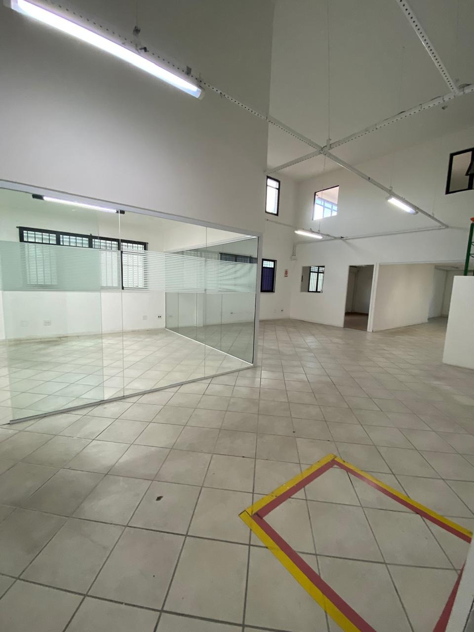 Galpão Comercial com 750m² para Venda – São Paulo