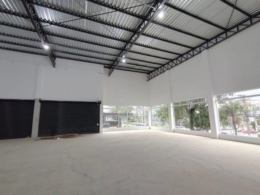 Galpão Comercial com 436m² para Aluguel – Santo André