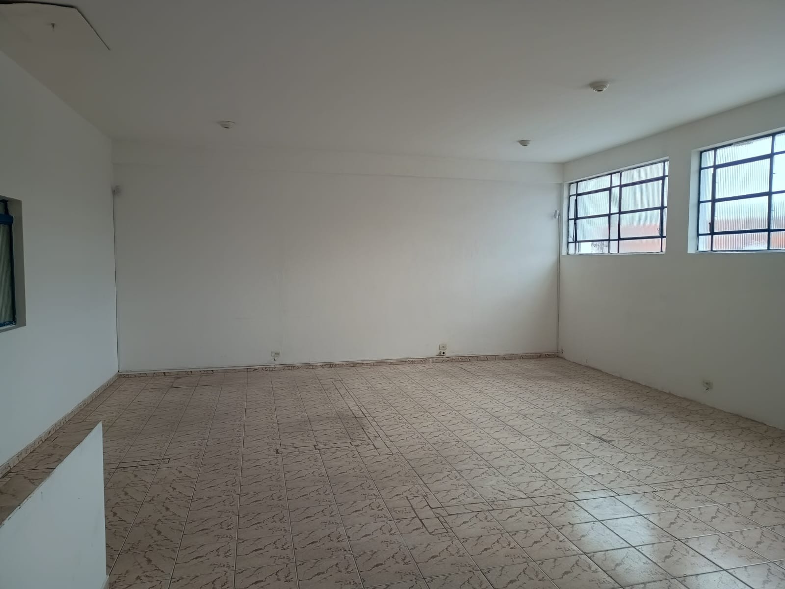 Galpão Industrial com 650m² para Aluguel – Diadema