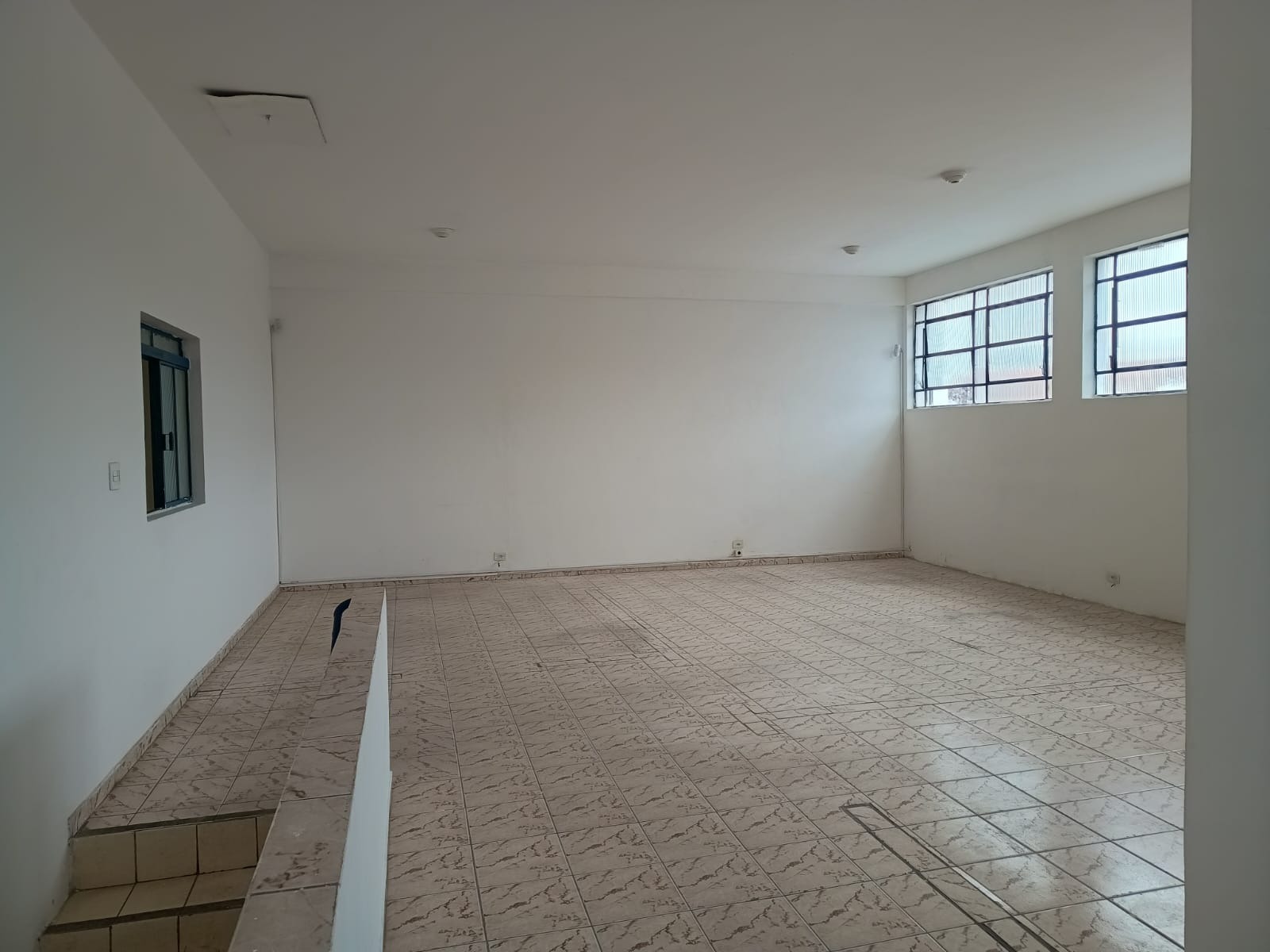Galpão Industrial com 650m² para Aluguel – Diadema