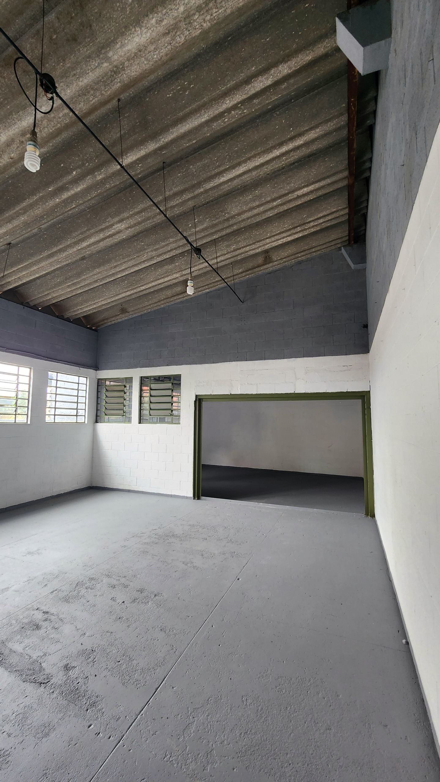 Galpão Industrial com 200m² para Aluguel – São Paulo