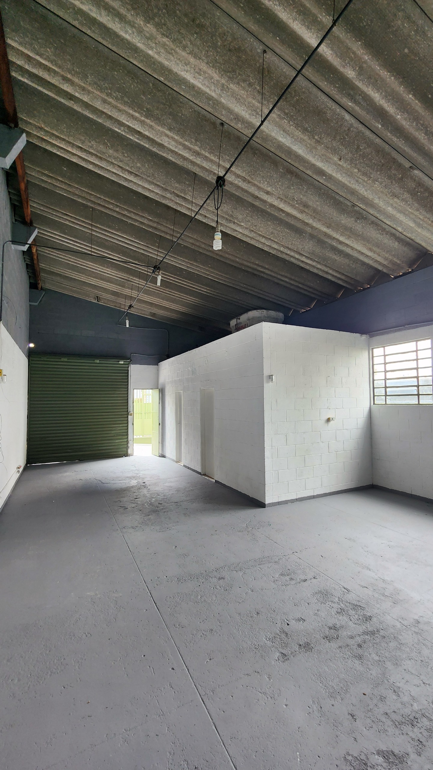 Galpão Industrial com 200m² para Aluguel – São Paulo