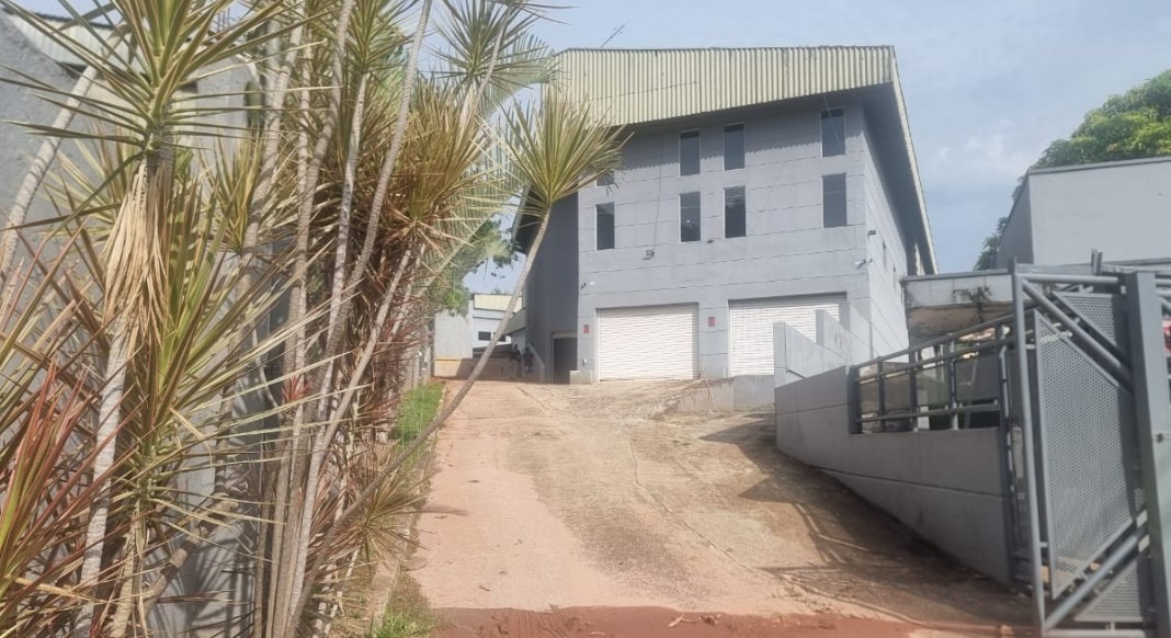 Galpão Industrial com 4800m² para Aluguel e Venda – Cajamar