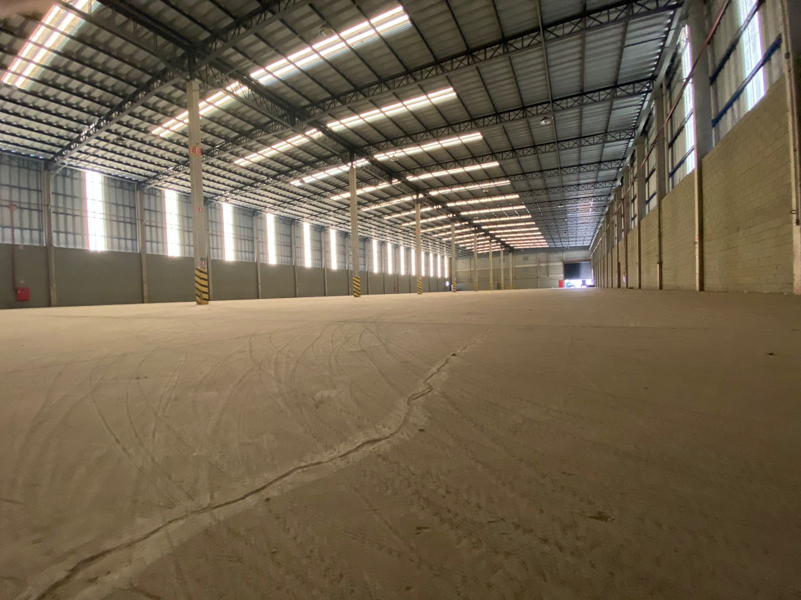 Galpão Industrial com 5400m² para Aluguel – Mogi das Cruzes