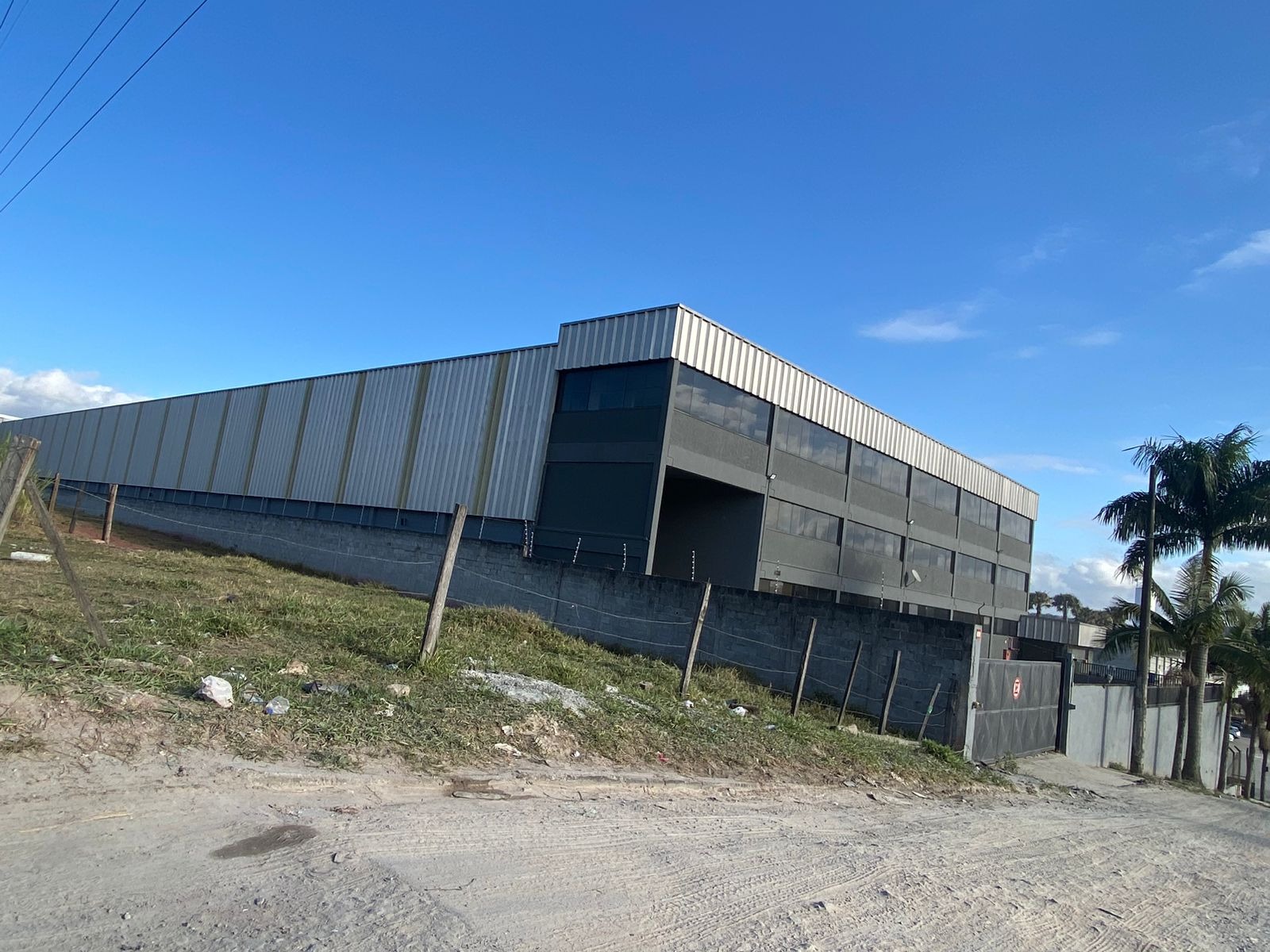 Galpão Industrial com 5400m² para Aluguel – Mogi das Cruzes