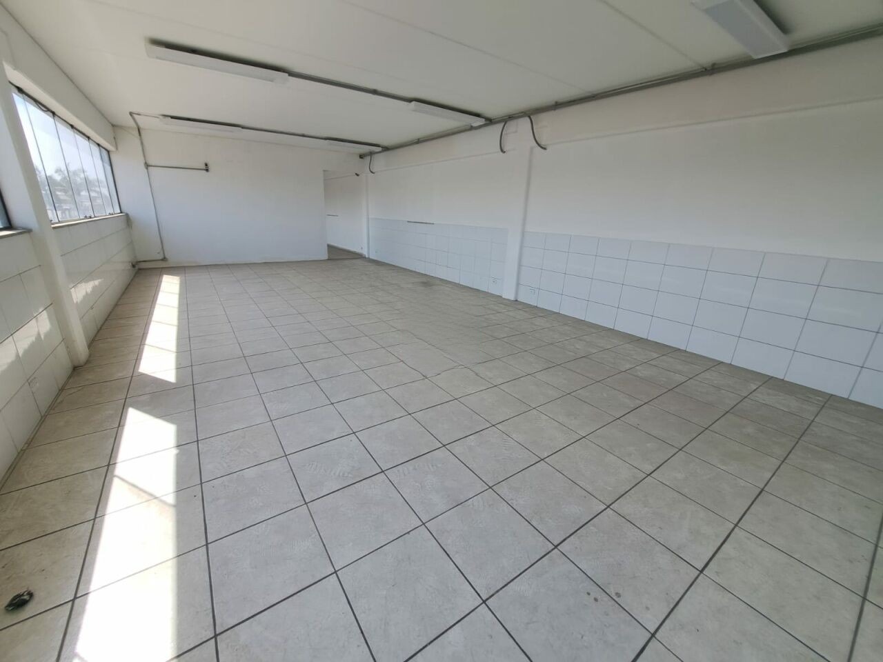 Galpão Industrial com 5400m² para Aluguel – Mogi das Cruzes