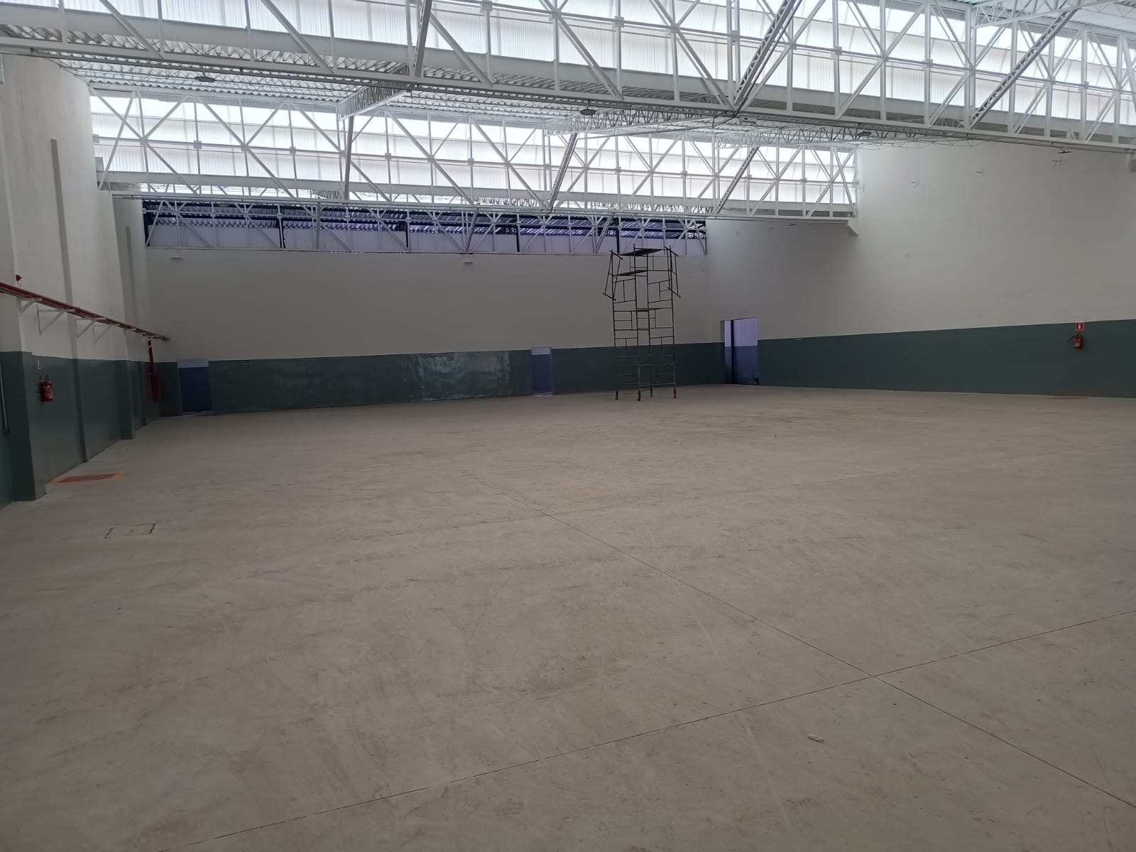 Galpão Industrial com 1990m² para Aluguel – Diadema - foto de capa